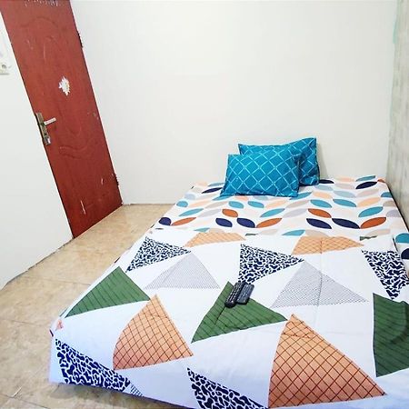 West Surabaya Homey Exterior foto